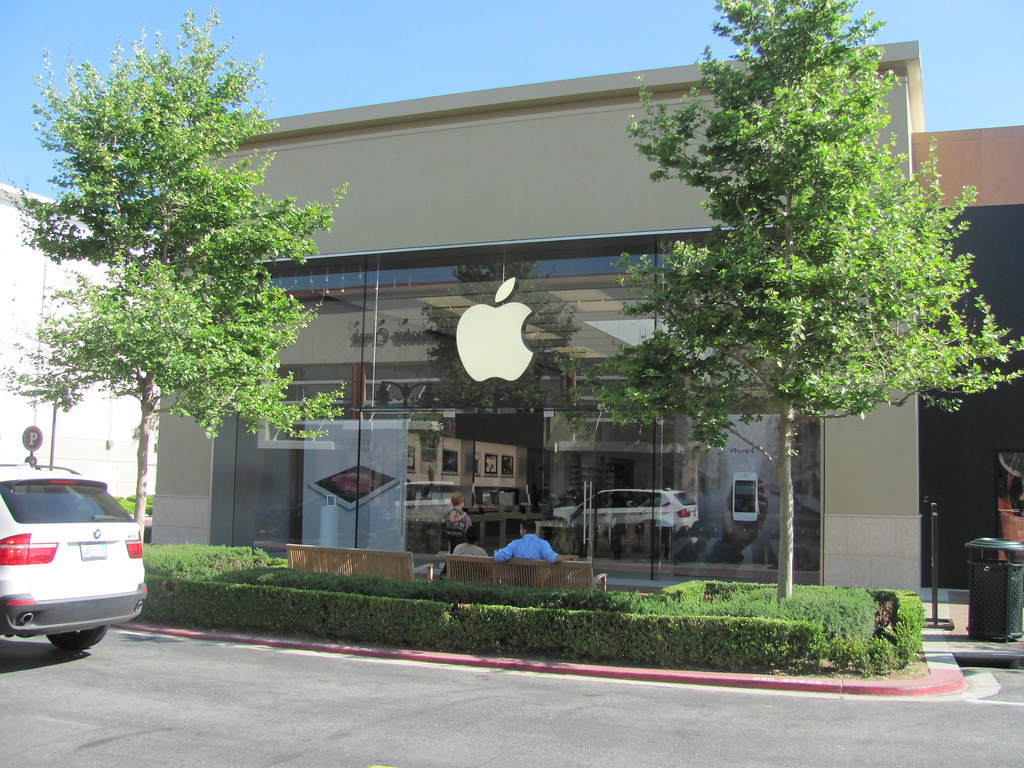 Apple Stores Victoria Gardens
