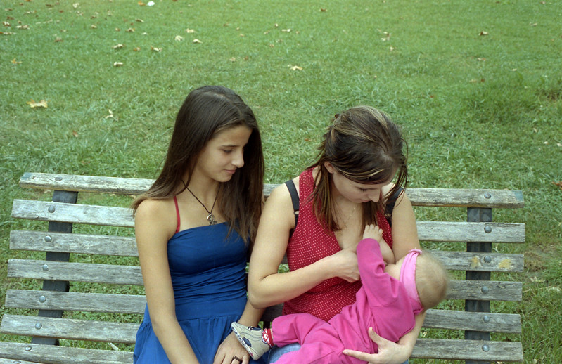 Breastfeeding Anjeza At 14 With Friends My Sister S Keeper Flickr