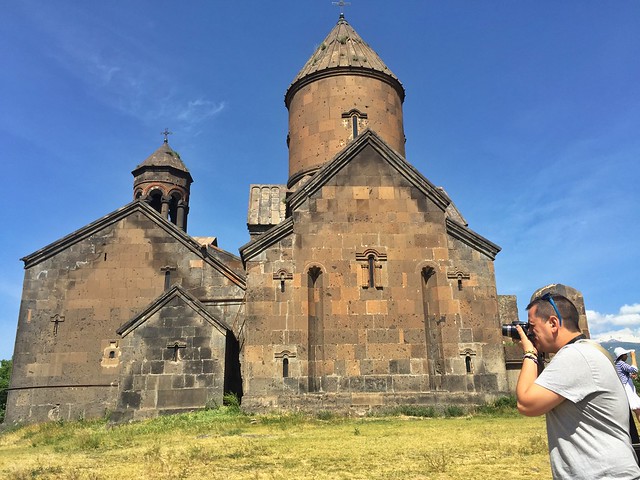 Sele haciendo fotos en Armenia