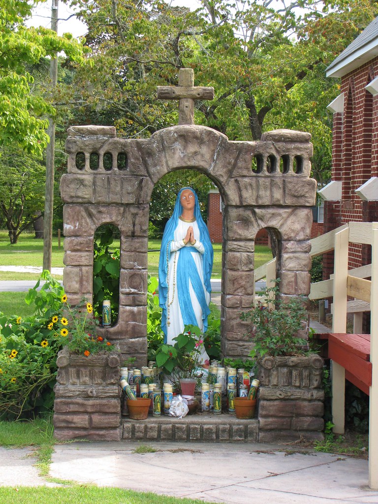 Mary Shrine | The Shrine To Mary Outside Of Our Lady Of The … | Flickr