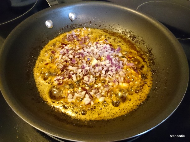  pan with red onion and butter