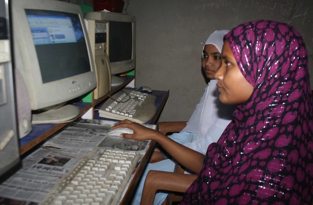 Shahiba Noori at her computer class.