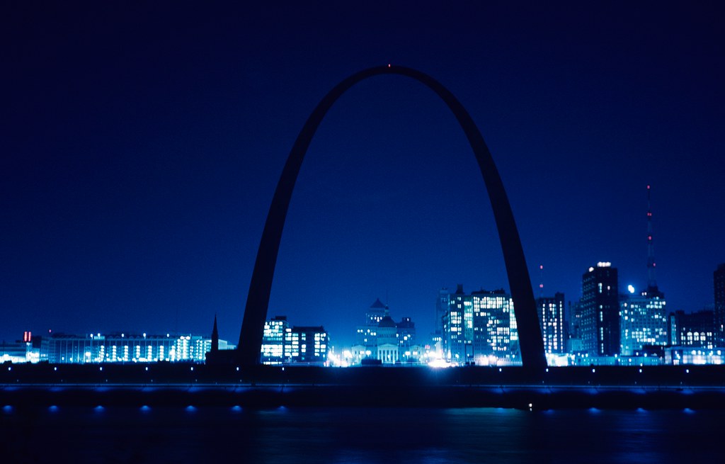 Night view of Gateway Arch and downtown St. Louis | Night vi… | Flickr