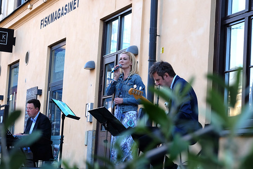 Åsa Sjöberg med musiker