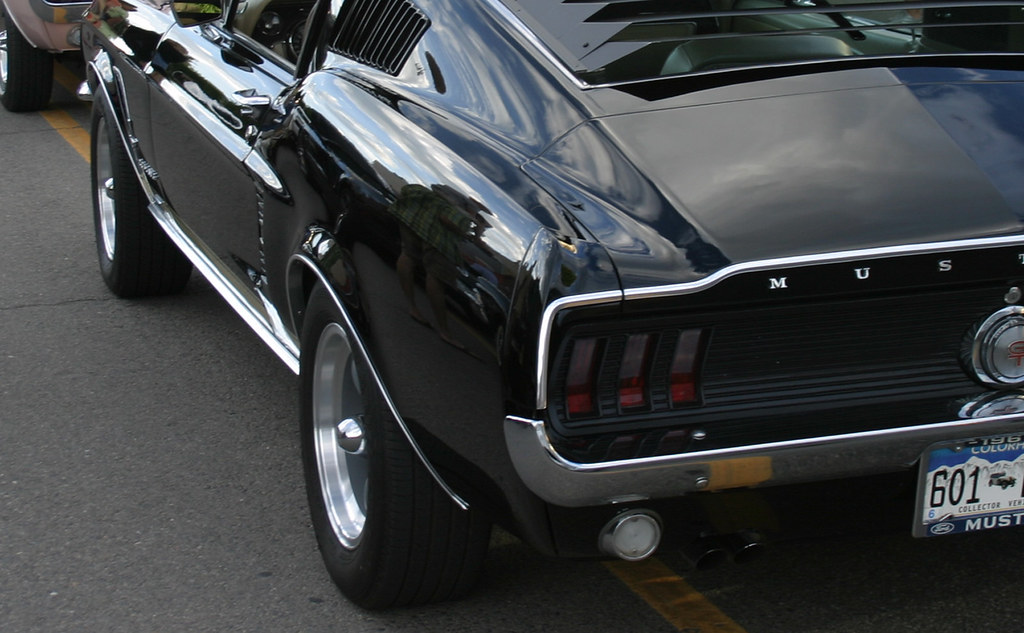 ford mustang 2