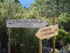 Mise en place du panneau manquant pour la descente PR6 vers Ranuchajghja