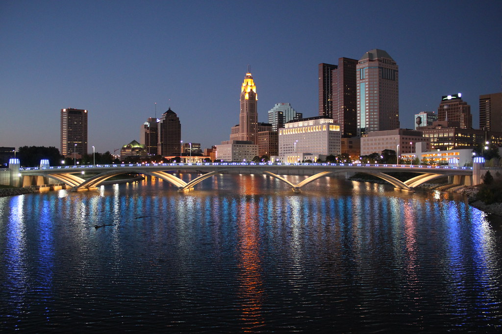 Columbus Ohio Skyline Night Where To Find The Best Holiday Lights In