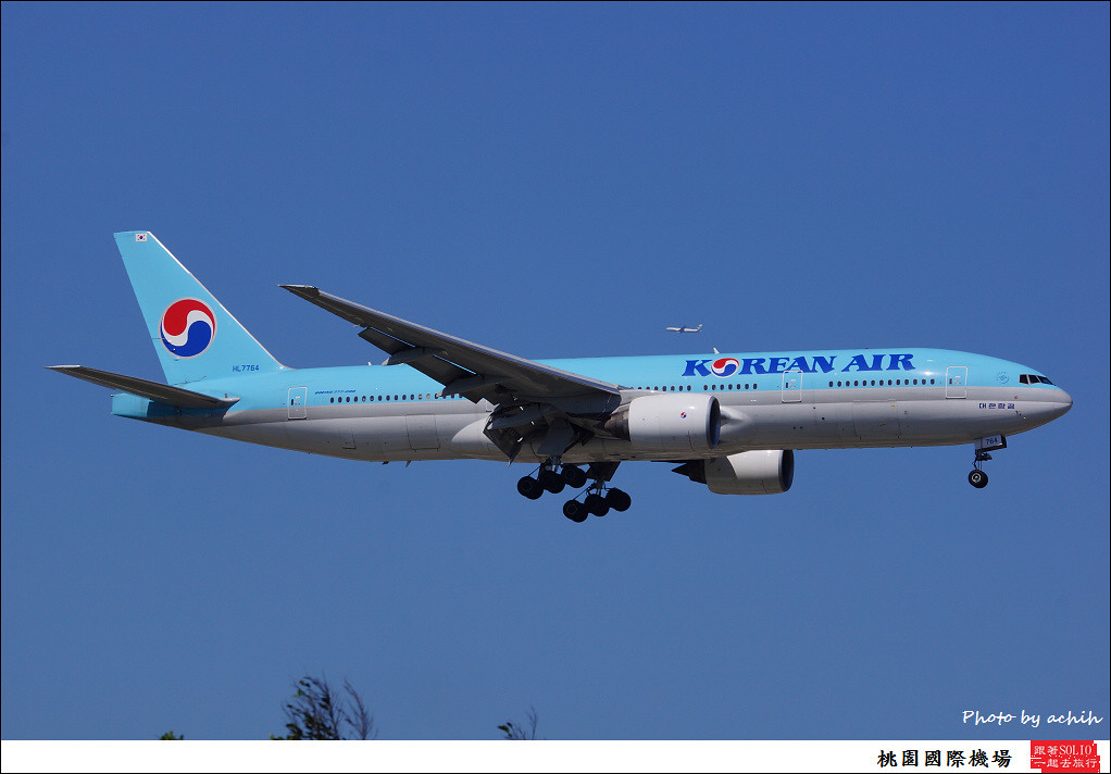 Korean Air HL7764-001