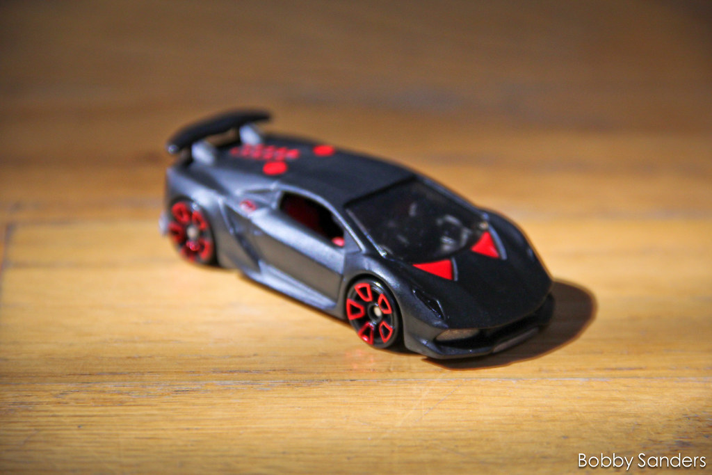 Hot Wheels Custom - Lamborghini Sesto Elemento | Bobby ...