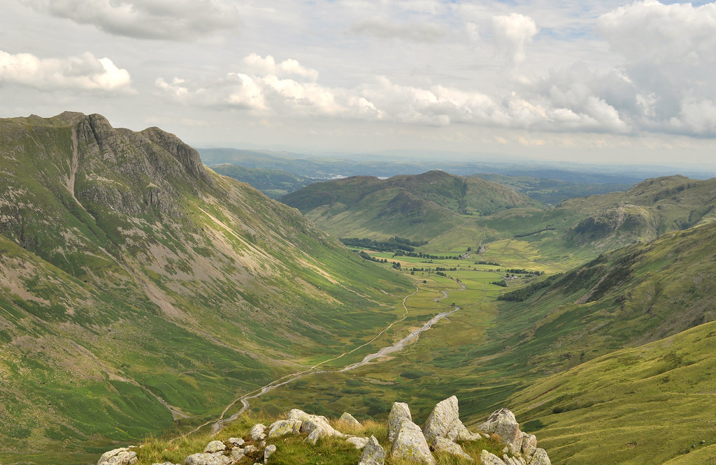 300-u-shaped-valley-mickleden-a-classic-u-shaped-valley-flickr