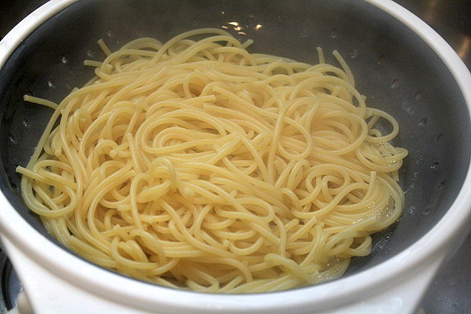 Spaghetti and Garlic Oil
