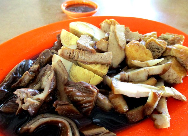 Mixed kueh chap platter