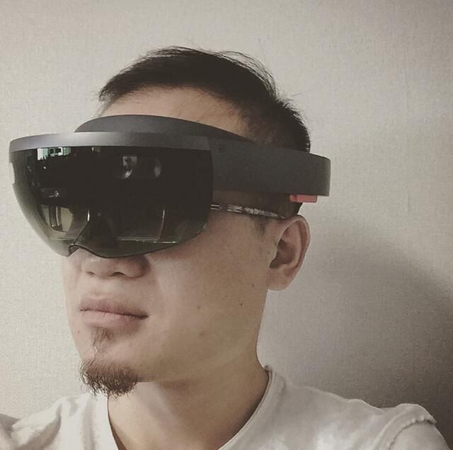 Microsoft user experience consultant before you experience Hololens