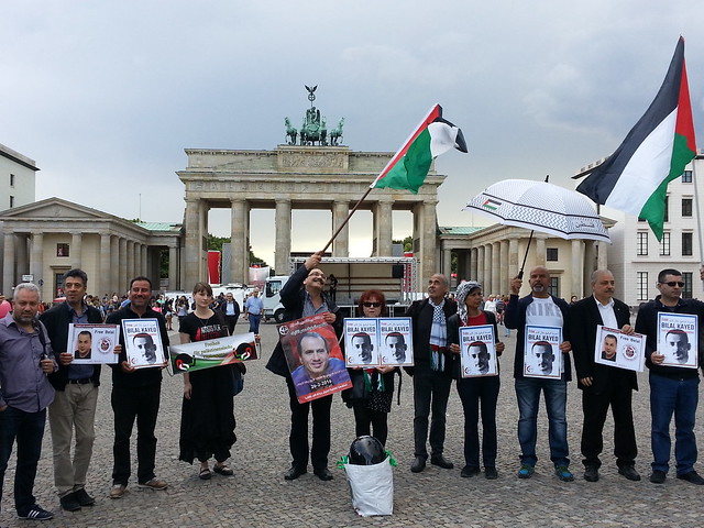 Kundgebung gegen die israelische Politik der Administrativhaft am 18.06.2016 vor dem Brandenburger Tor in Berlin.