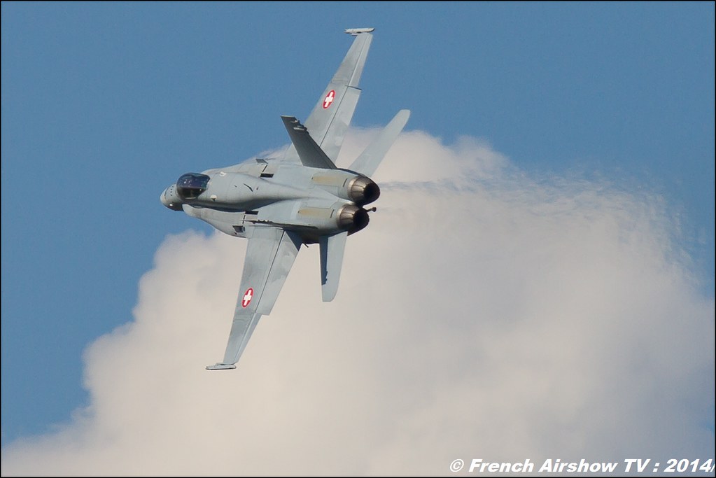 F/A -18 Hornet Solo Display Swiss Hornet Display Team AIR14 Payerne 2014 Canon Sigma France contemporary lens 