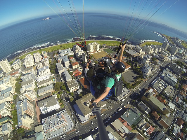 Sele haciendo parapente en Ciudad del Cabo (Sudáfrica)