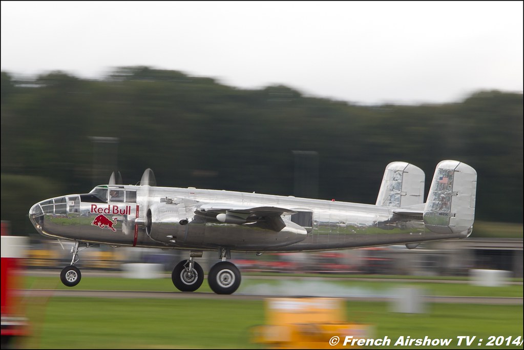 The Flying Bulls North American B-25 Mitchell - N6123C , Vought F4U-4 Corsair OE-EAS , AIR14 Payerne , suisse , weekend 1 , AIR14 airshow , meeting aerien 2014 , Airshow