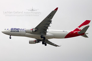 Qantas A330-203
