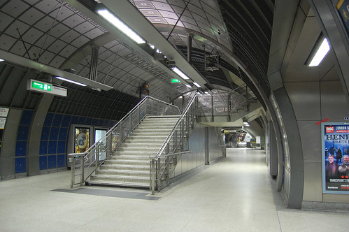 London Bridge tube station, Jubilee Line concourse (7 Dec 14)