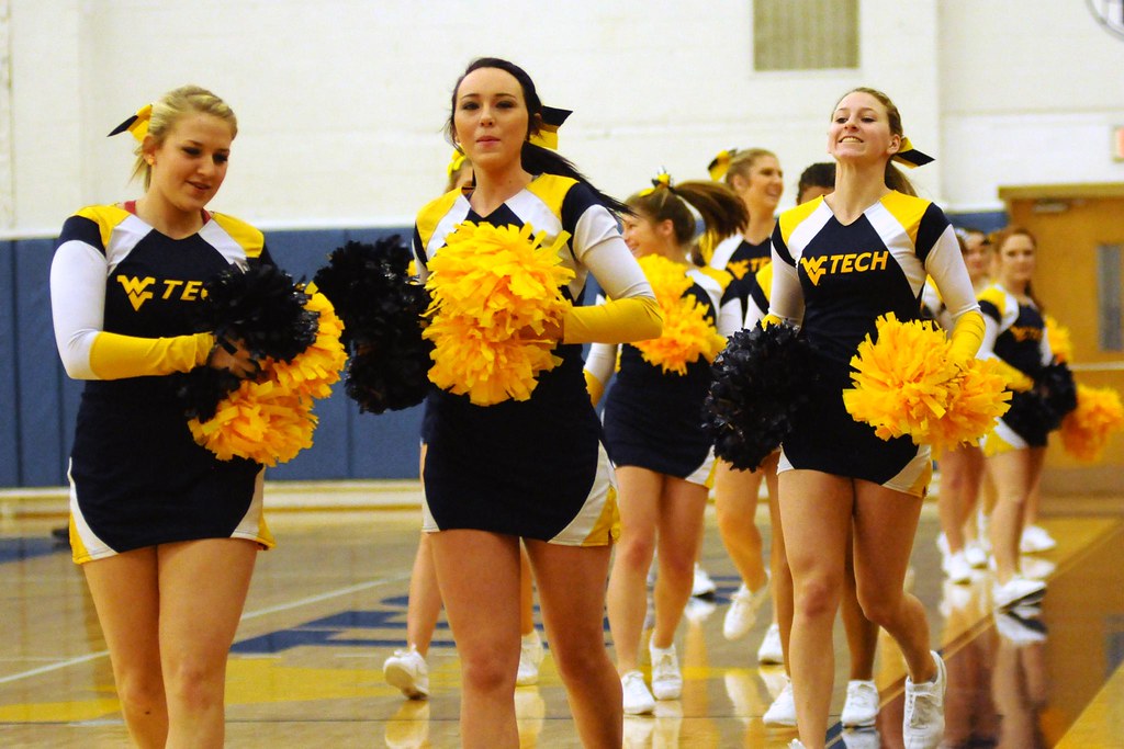 WVU Tech Cheerleaders | WVU Tech VS The University of ...