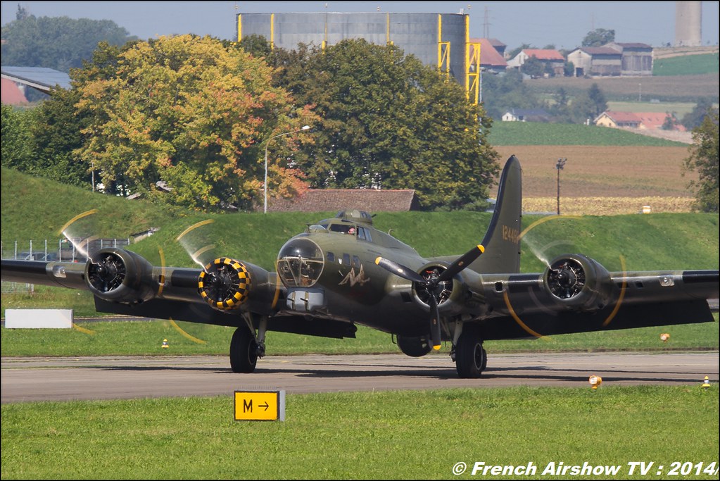 Boeing B-17G Flying Fortress Sally B N3703G Memphis Belle - 124485 AIR14 Payerne 2014 Canon Sigma France contemporary lens 