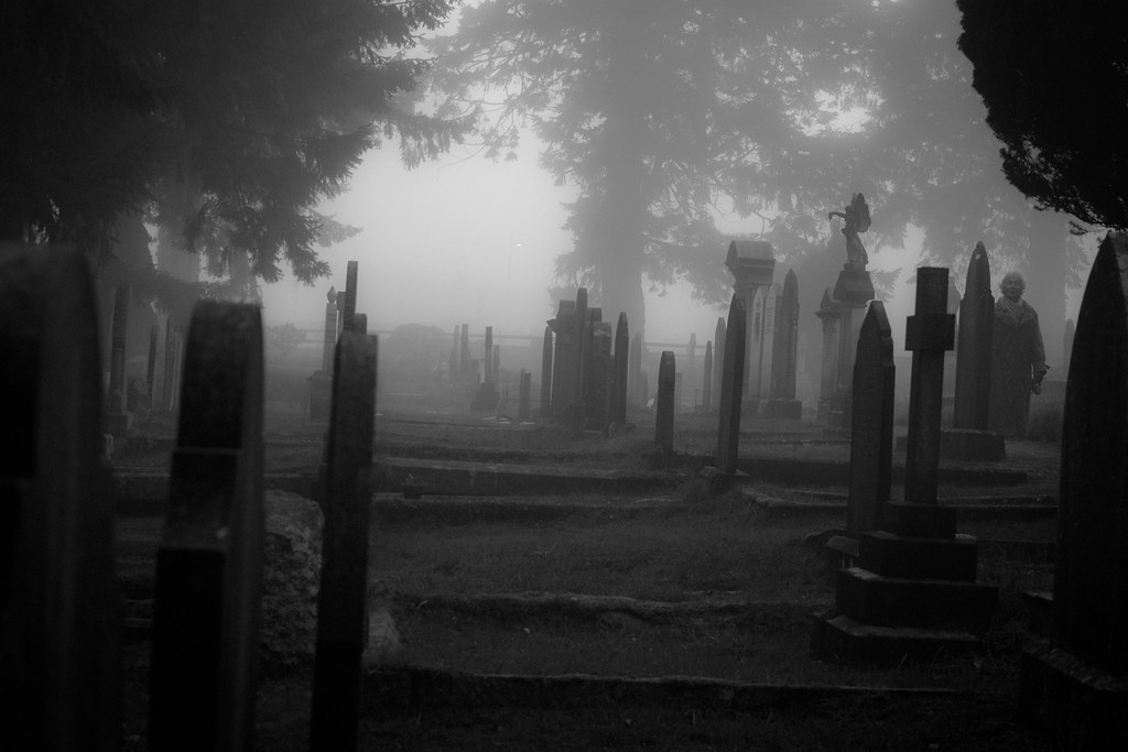 Figure in the mist | Person caught in a misty Graveyard in E ...