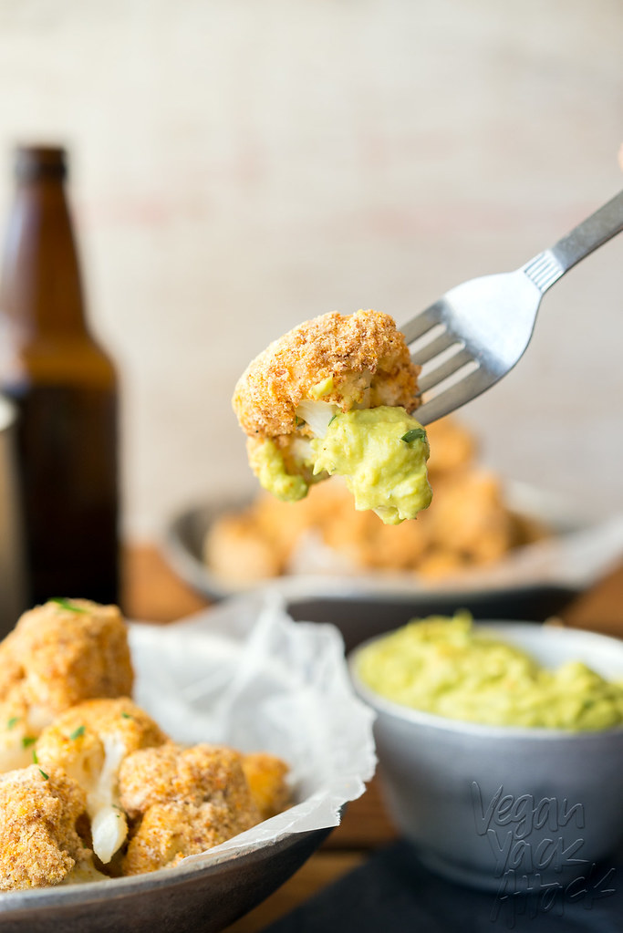Almond-Crusted Cauliflower Bites with Avocado Ranch Dip! Baked, #glutenfree, #vegan and ready to party!
