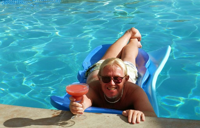 Cocktail in the Pool