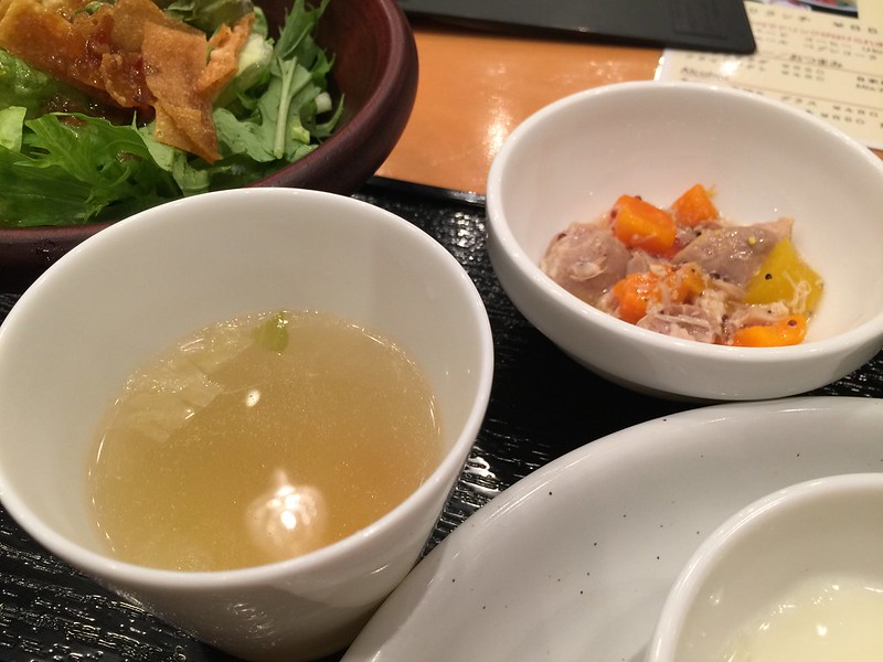 iPhone 6 Plusで撮影 東京丸鶏のつくねハンバーグ定食
