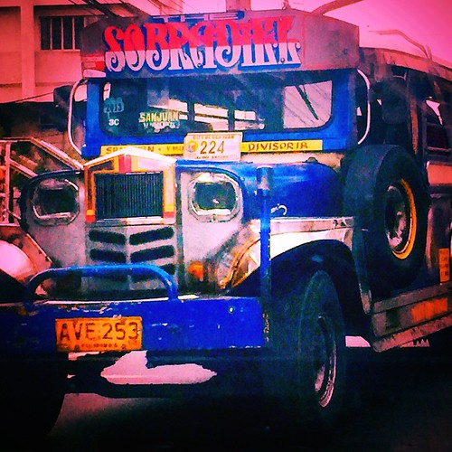 #JeepneyStories ; #BiyahengDivisoria .. #missingManila yet again and thinking of all the sights and sounds that make those of #FifthAvenue and #ChampsElysees but a squeak. This is how we do it in #Manila and this #NewYorker wants to go #home. #jeepney #pu