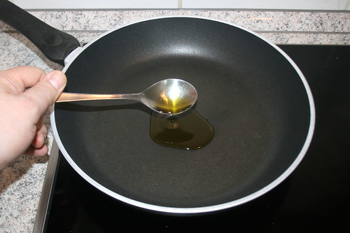 43 - Olivenöl erhitzen / Heat up olive oil