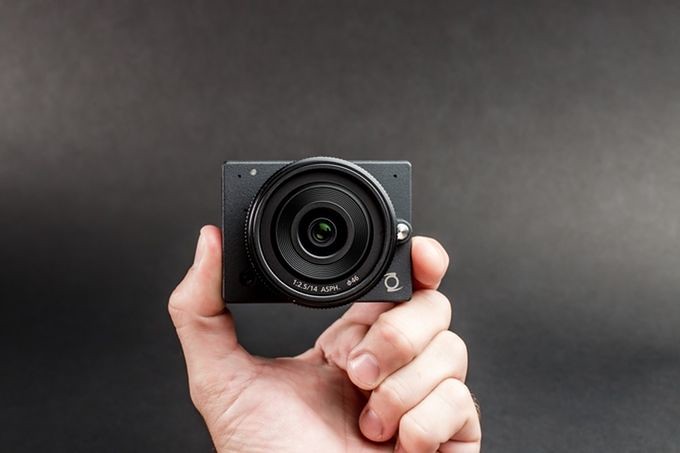 Made the world's smallest interchangeable SLR lens 