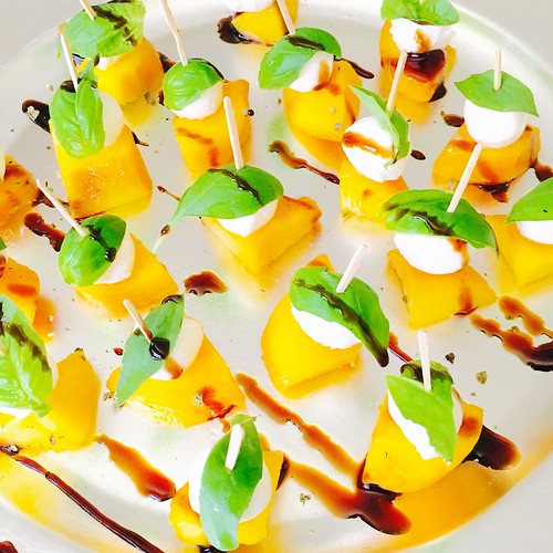 Bite-Sized Peach Caprese Salad - perfect for summer soirees! 