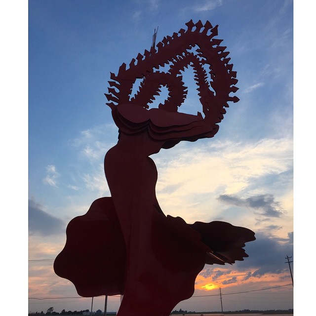 Sunset Dance #enjoyillinois #explorechampaignparks #squaready #sculpture #flamenco