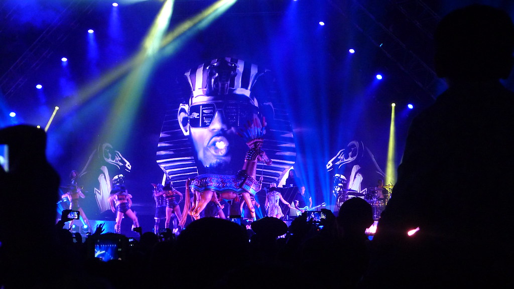 Katy Perry Prismatic World Tour - Philippines