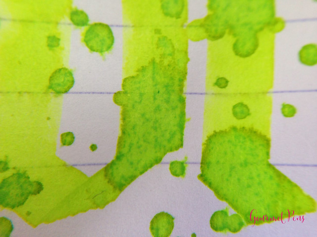 Ink Shot Review Lamy Neon Lime Ink @Fontoplum0 @Lamy (11)