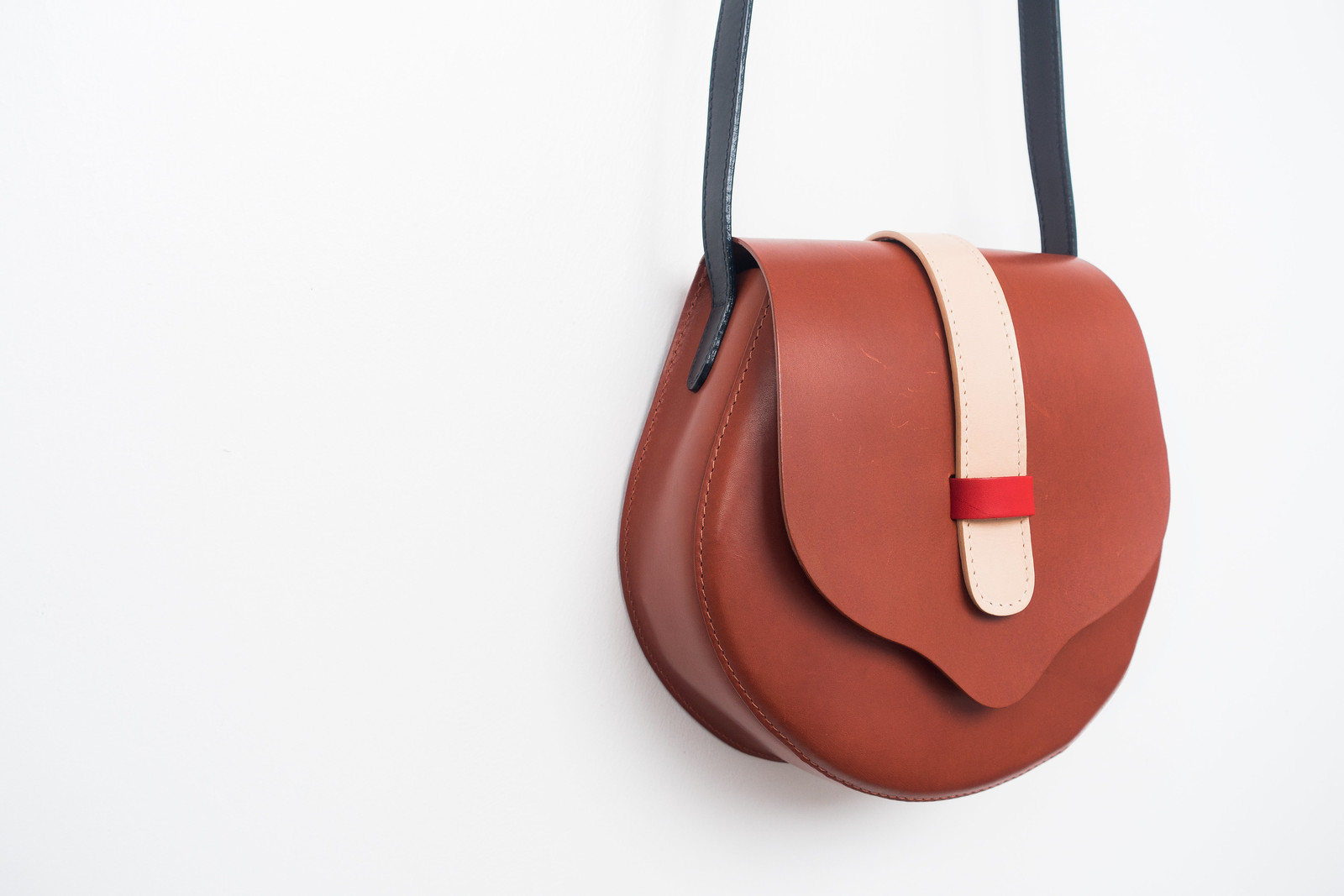 The Minimal Wardrobe: Essential Bags