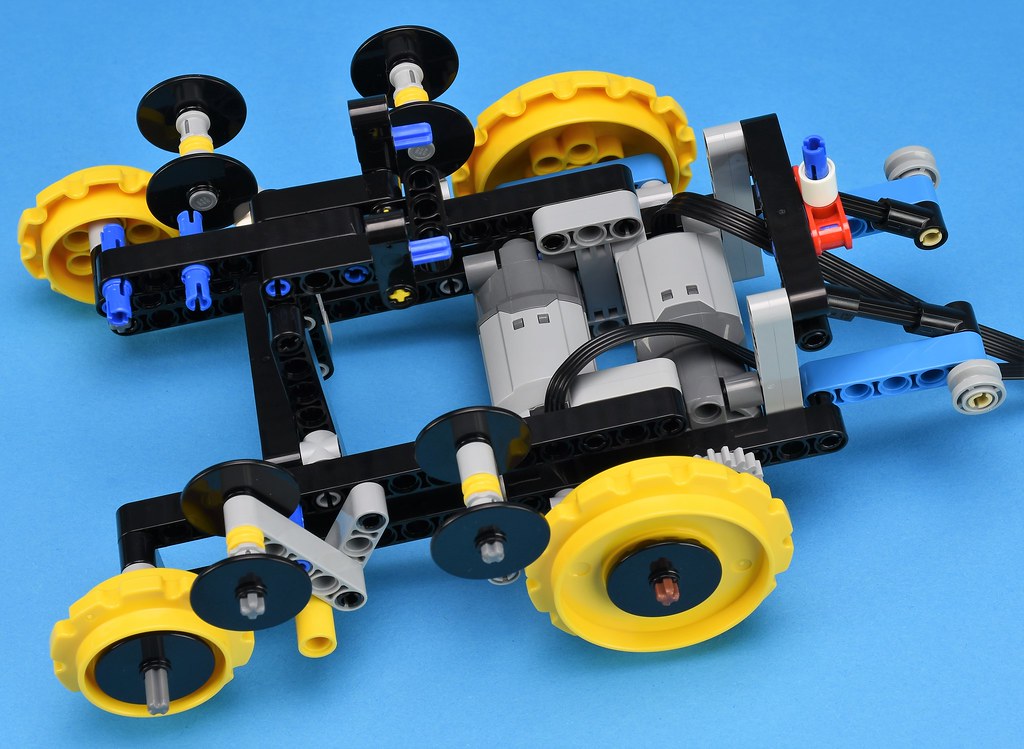 Review: 42095 Remote-Controlled Racer LEGO set and database