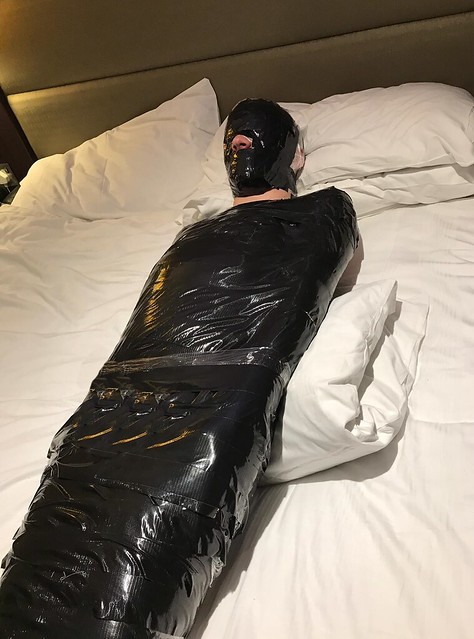 Merry Christmas Mummification (M) - Stories of Tie Up Games