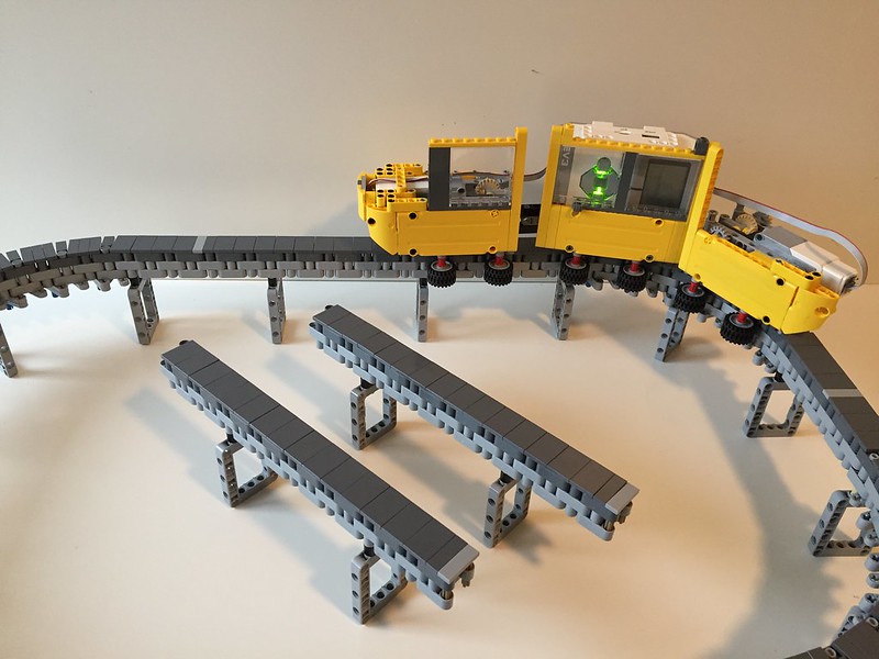 Lego Mindstorms EV3 Monorail