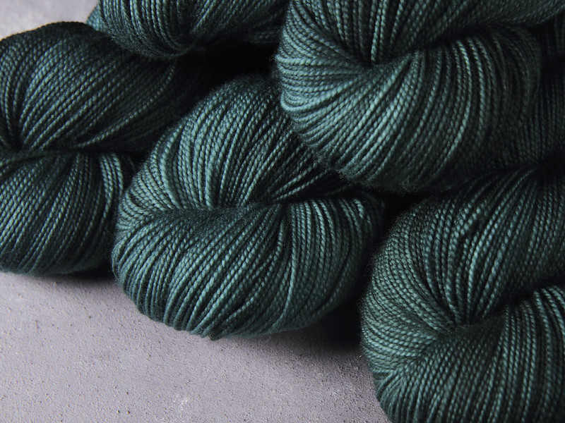 Favourite Sock – hand-dyed superwash merino wool yarn 4 ply/fingering 100g – ‘Spirulina’