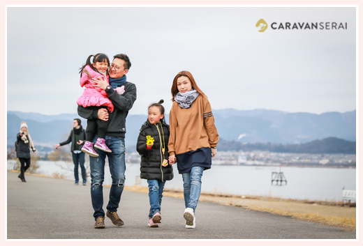 Family photo shooting at Lake Biwa, Shiga, Japan 琵琶湖（滋賀県）で家族写真