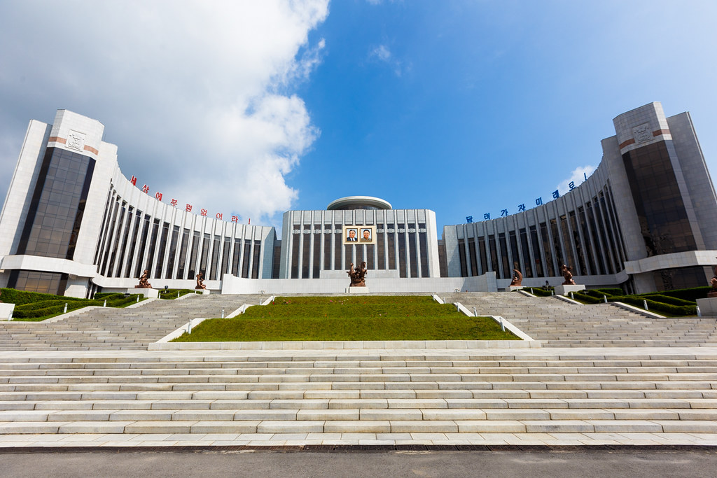 Дворец Пионеров и Школьников в Пхеньяне 