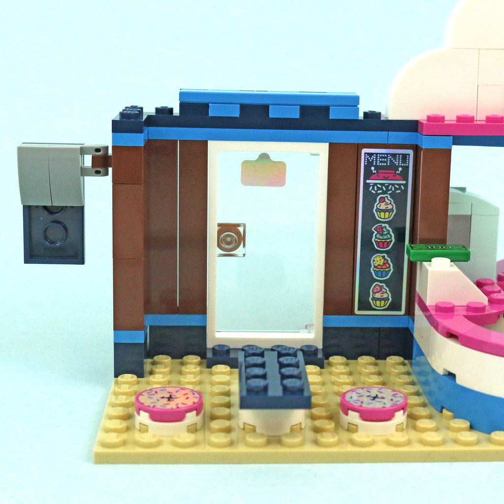 Review: 41366 Olivia's Cupcake Cafe | Brickset: LEGO set guide and 