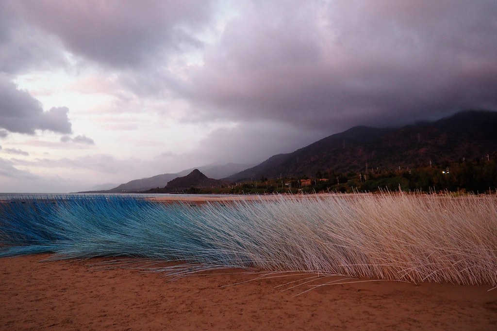 落山風藝術季作品之一，游文富「迎風竹浪」。攝影：李育琴