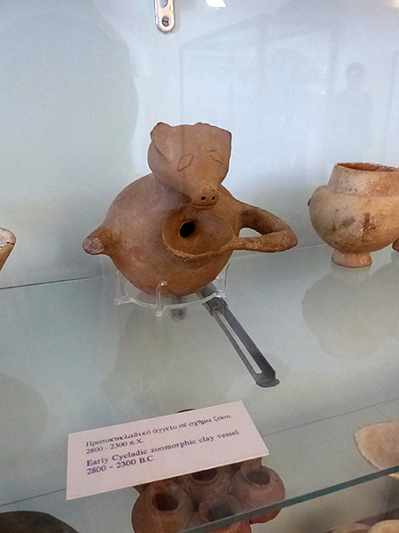 petit vase zoomorphique 2800 BC