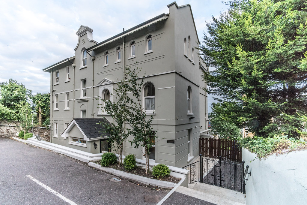 IT IS IMPOSSIBLE NOT TO RECOMMEND THIS GUEST HOUSE [ST. LUKE’S AREA OF CORK]-120626