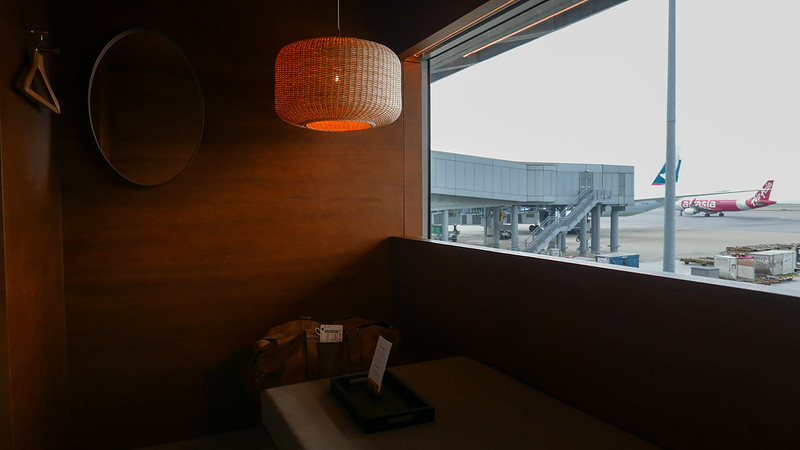 28807964865 6201dd6755 c - REVIEW - Cathay Pacific: The Pier First Class Lounge, HKG (Lunch service)