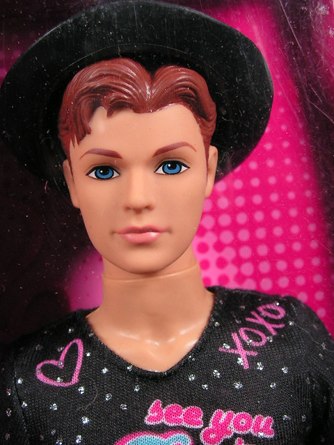 2009 Barbie Toy Story 3 Ken Loves Barbie T2967 (1)