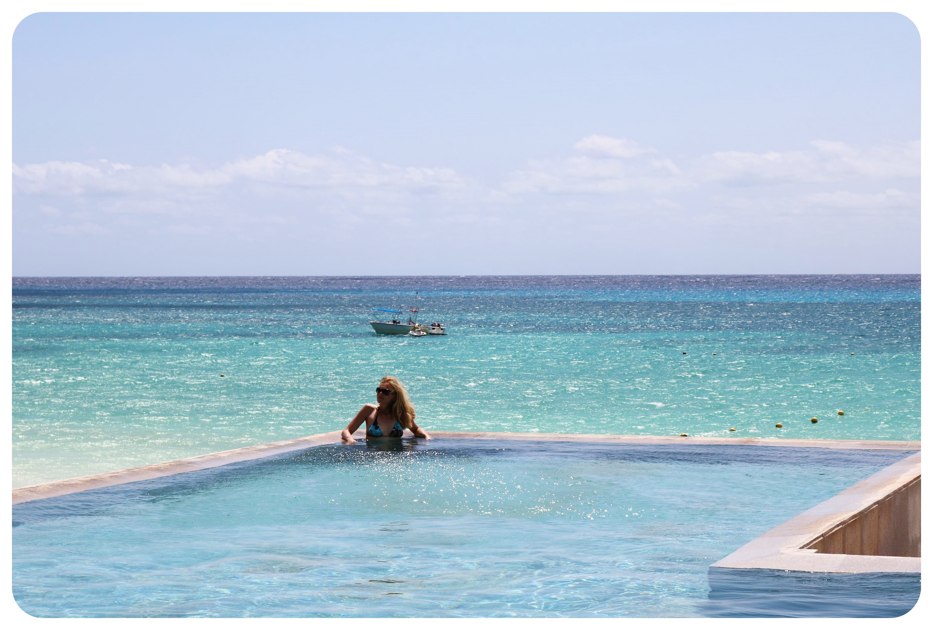 grand hyatt playa infinity pool dani